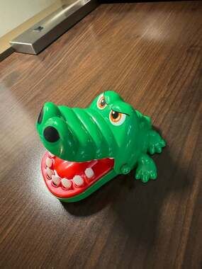Vintage Crocodile Dentist Game, Travel Version Tested Works!